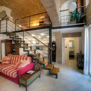  Apartment Stilnuovo In The Historic Center Of Very Close To Campo Square